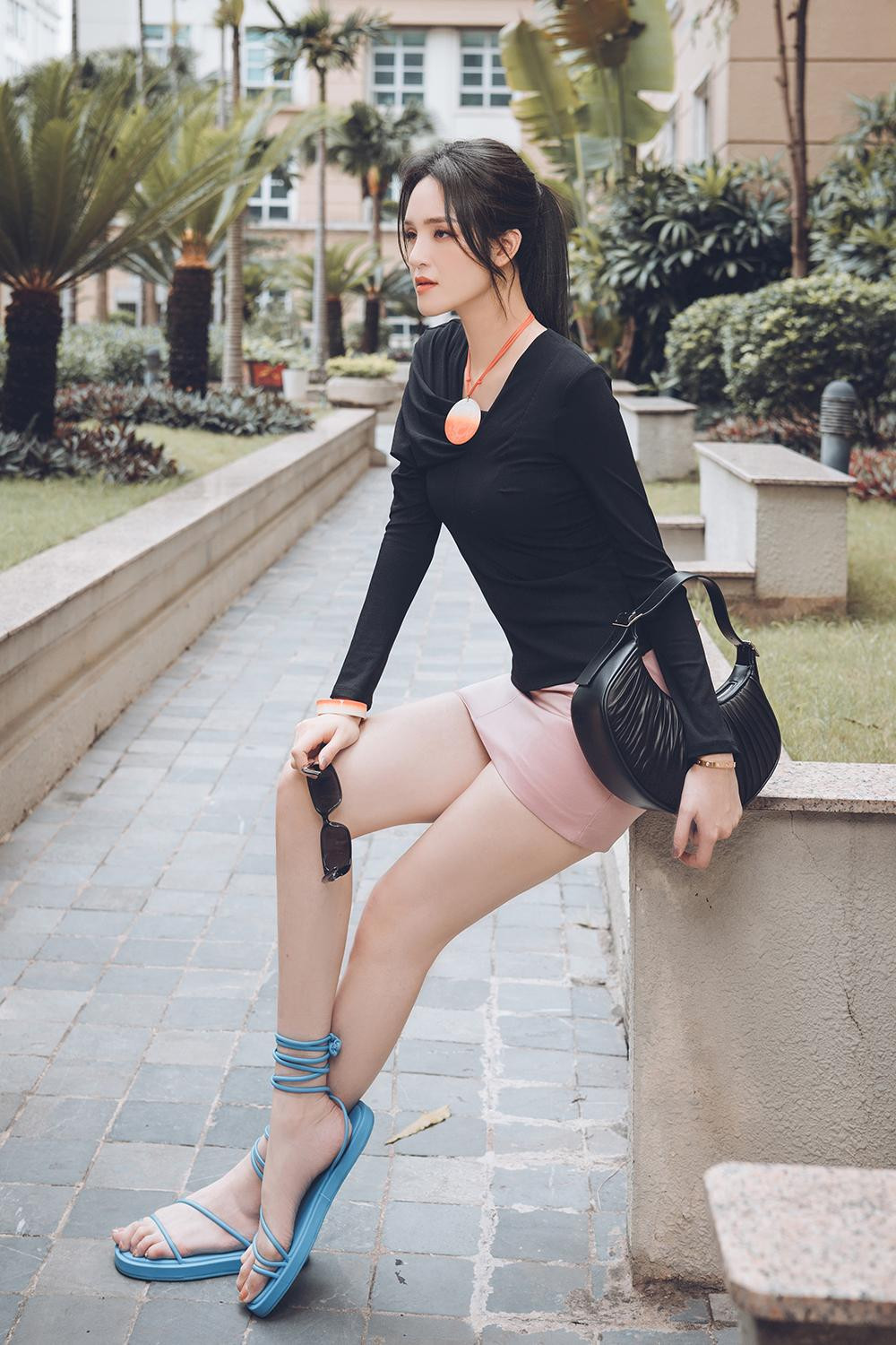 Hoàng Anh coi hành trình tại Miss Earth 2012 là một bài học quý giá của tuổi trẻ. Hoàng Anh coi hành trình tại Miss Earth 2012 là một bài học quý giá của tuổi trẻ.