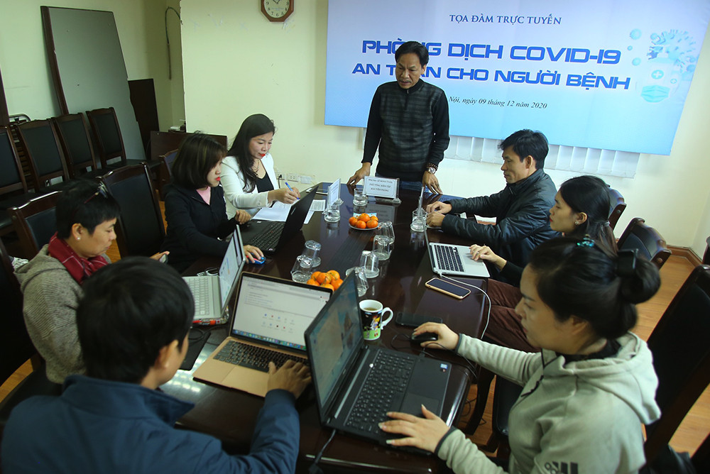 Giao lưu trực tuyến 'Phòng dịch COVID-19: An toàn cho người bệnh' ảnh 2