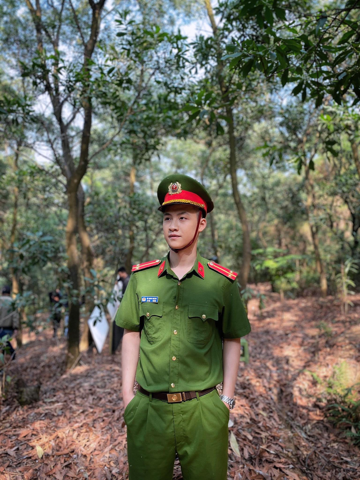 Tạo hình của Duy Khánh trong phim "Phố trong làng". Tạo hình của Duy Khánh trong phim "Phố trong làng".