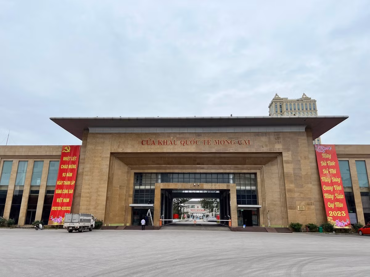 Cửa khẩu Móng Cái - Quảng Ninh. Cửa khẩu Móng Cái - Quảng Ninh.