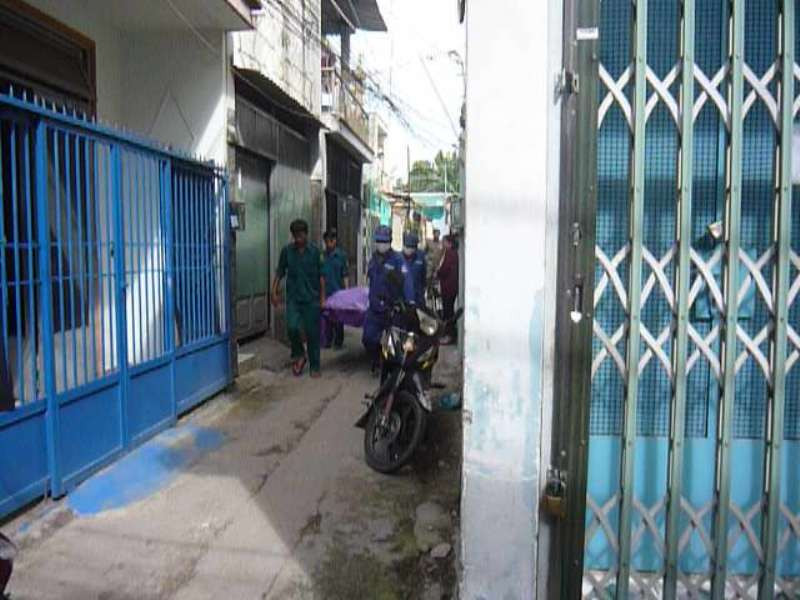 Thi thể nạn nhân được đưa về nhà xác