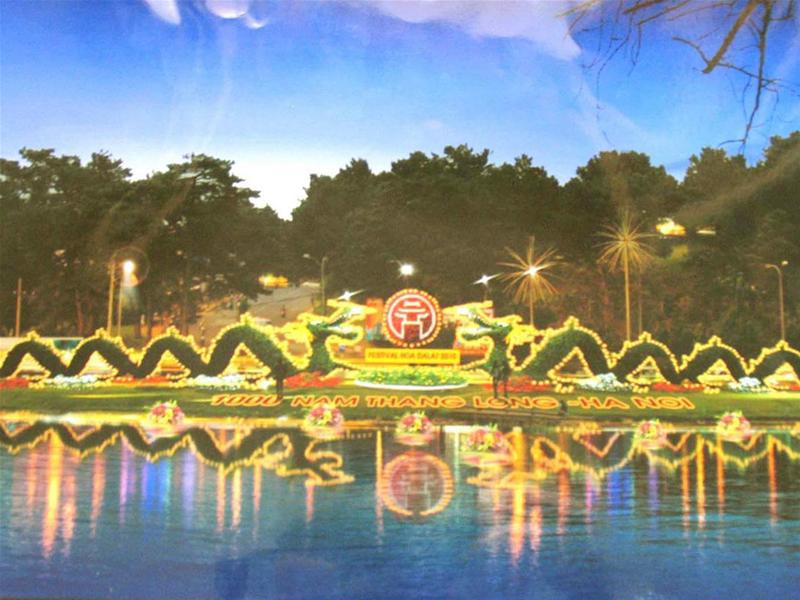 Mô hình đôi rồng hoa dài nhất Việt Nam