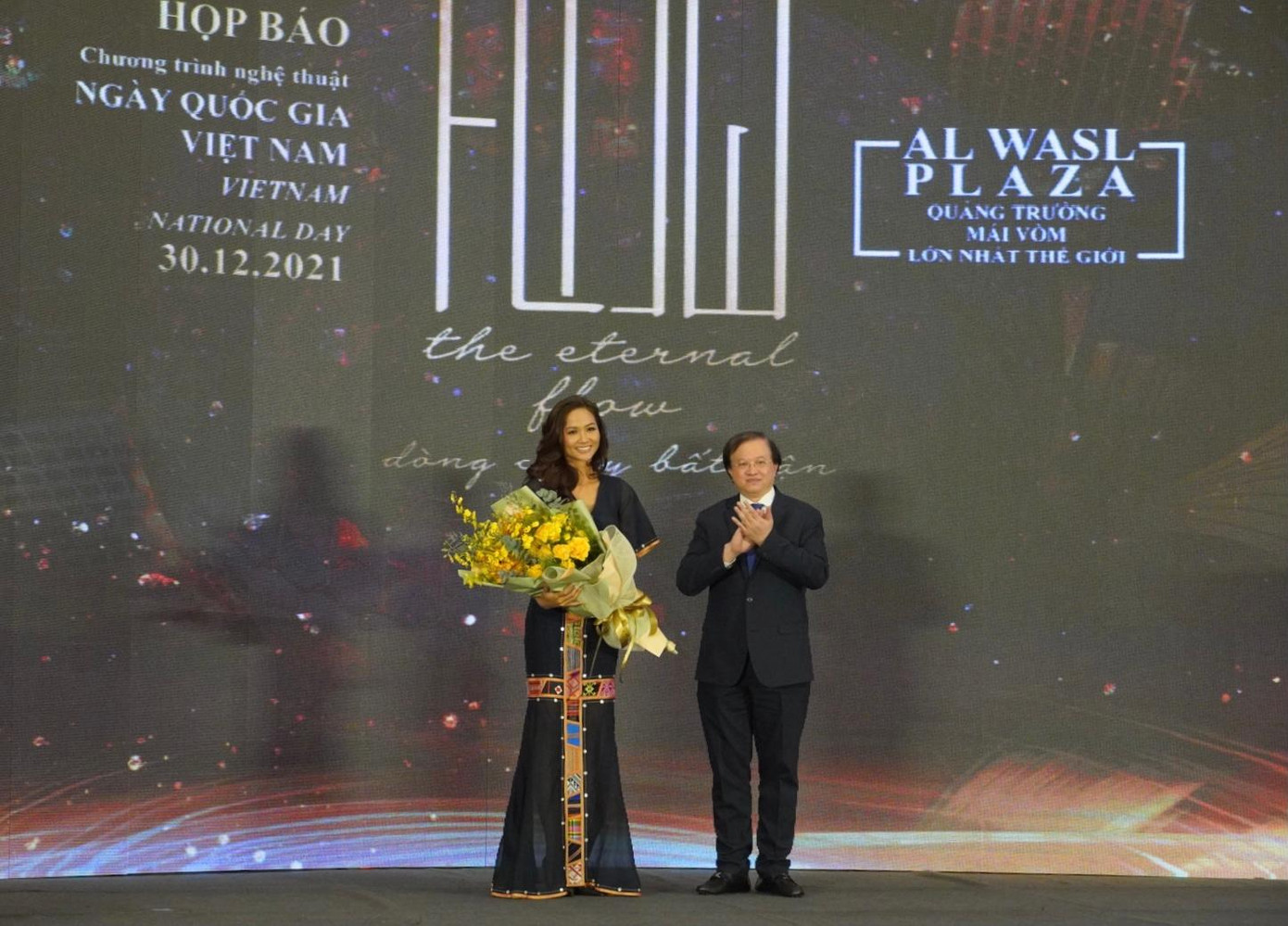 Hoa hậu H’Hen Niê chính thức trở thành người đại diện hình ảnh của Chương trình nghệ thuật “Dòng chảy bất tận - The Eternal Flow” sẽ diễn ra trong Ngày Quốc gia Việt Nam tại EXPO Dubai 30/12/2021