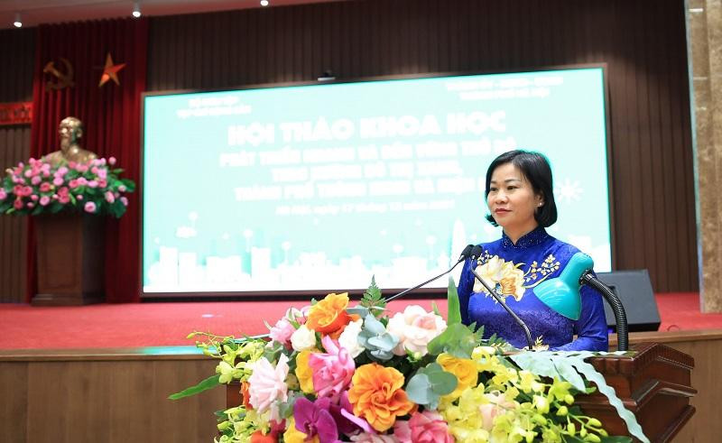 Phó Bí thư Thường trực Thành uỷ Hà Nội Nguyễn Thị Tuyến phát biểu tại hội thảo Phó Bí thư Thường trực Thành uỷ Hà Nội Nguyễn Thị Tuyến phát biểu tại hội thảo
