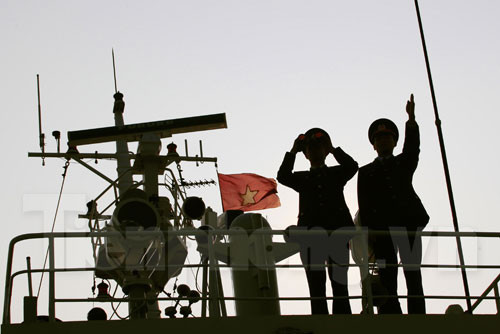 Mắt thần trên biển