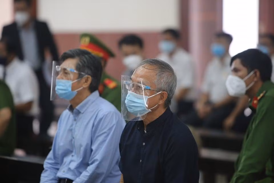 Cựu phó Chủ tịch UBND TPHCM, bị cáo Nguyễn Thành Tài (phải) và cựu Giám đốc Sở TN&MT TPHCM, bị cáo Đào Anh Kiệt tại tòa sáng 29/11. Cựu phó Chủ tịch UBND TPHCM, bị cáo Nguyễn Thành Tài (phải) và cựu Giám đốc Sở TN&MT TPHCM, bị cáo Đào Anh Kiệt tại tòa sáng 29/11.