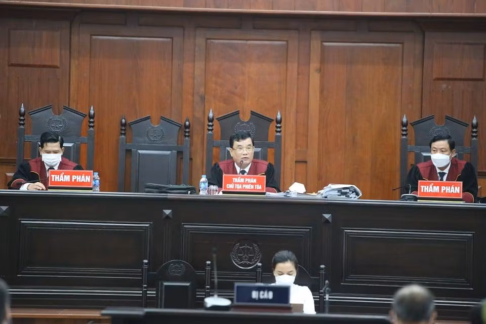HĐXX phiên tòa phúc thẩm sáng nay 29/11. HĐXX phiên tòa phúc thẩm sáng nay 29/11.