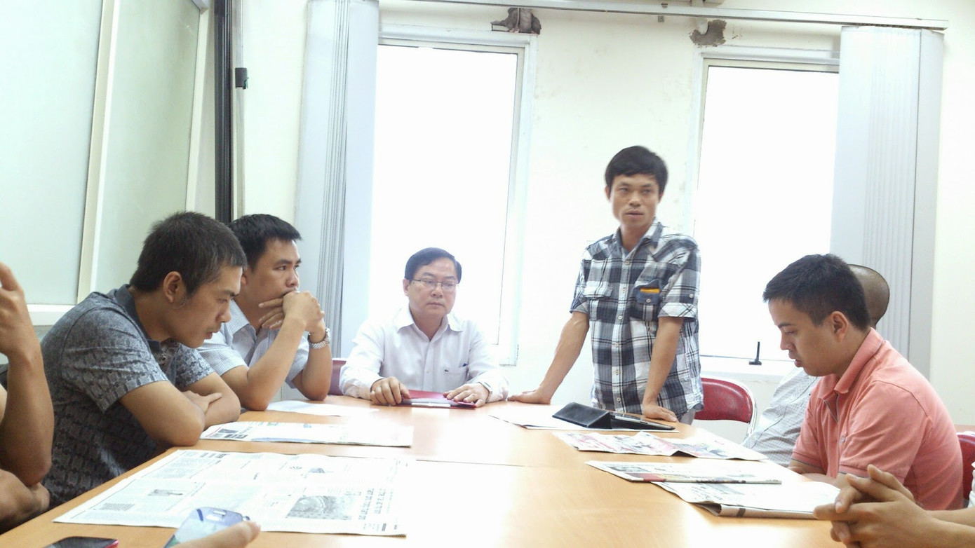 Nhà báo Trần Công Hùng - Tổng Thư ký tòa soạn Báo điện tử Tiền Phong hiện nay (người đứng phát biểu) Nhà báo Trần Công Hùng - Tổng Thư ký tòa soạn Báo điện tử Tiền Phong hiện nay (người đứng phát biểu)