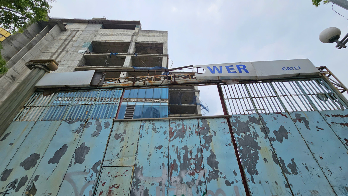 Theo ghi nhận của phóng viên, dự án luôn trong tình trạng "cửa đóng then cài".