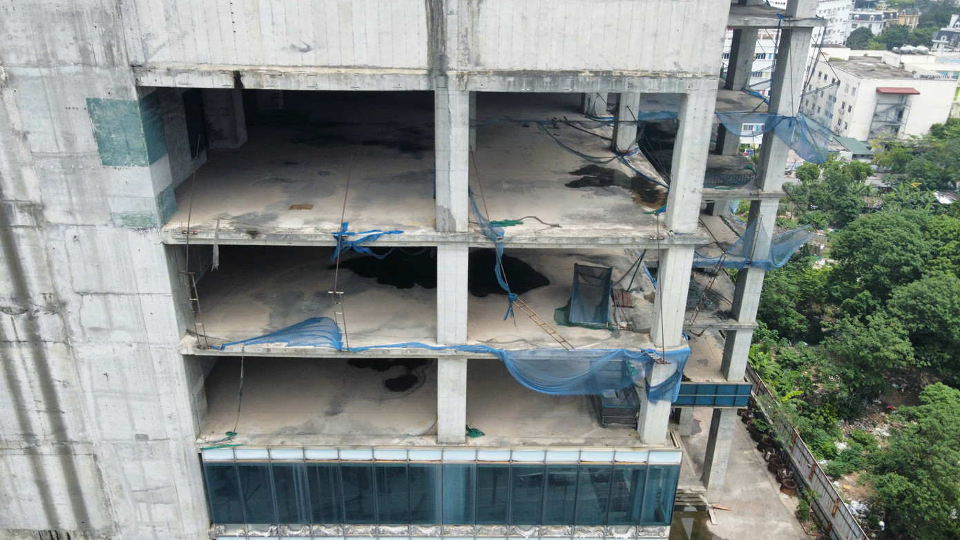 Nhiều hạng mục của dự án xuống cấp, gây mất mỹ quan đô thị.