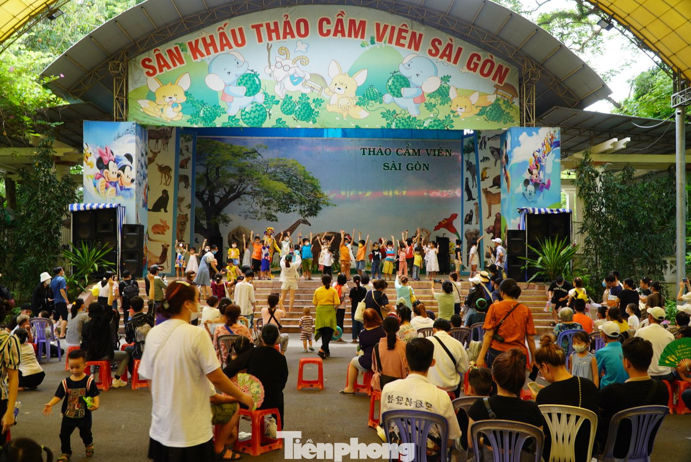 Hoạt động chào mừng ngày Quốc tế Thiếu nhi ở Thảo Cầm Viên thu hút nhiều bạn nhỏ tham gia.