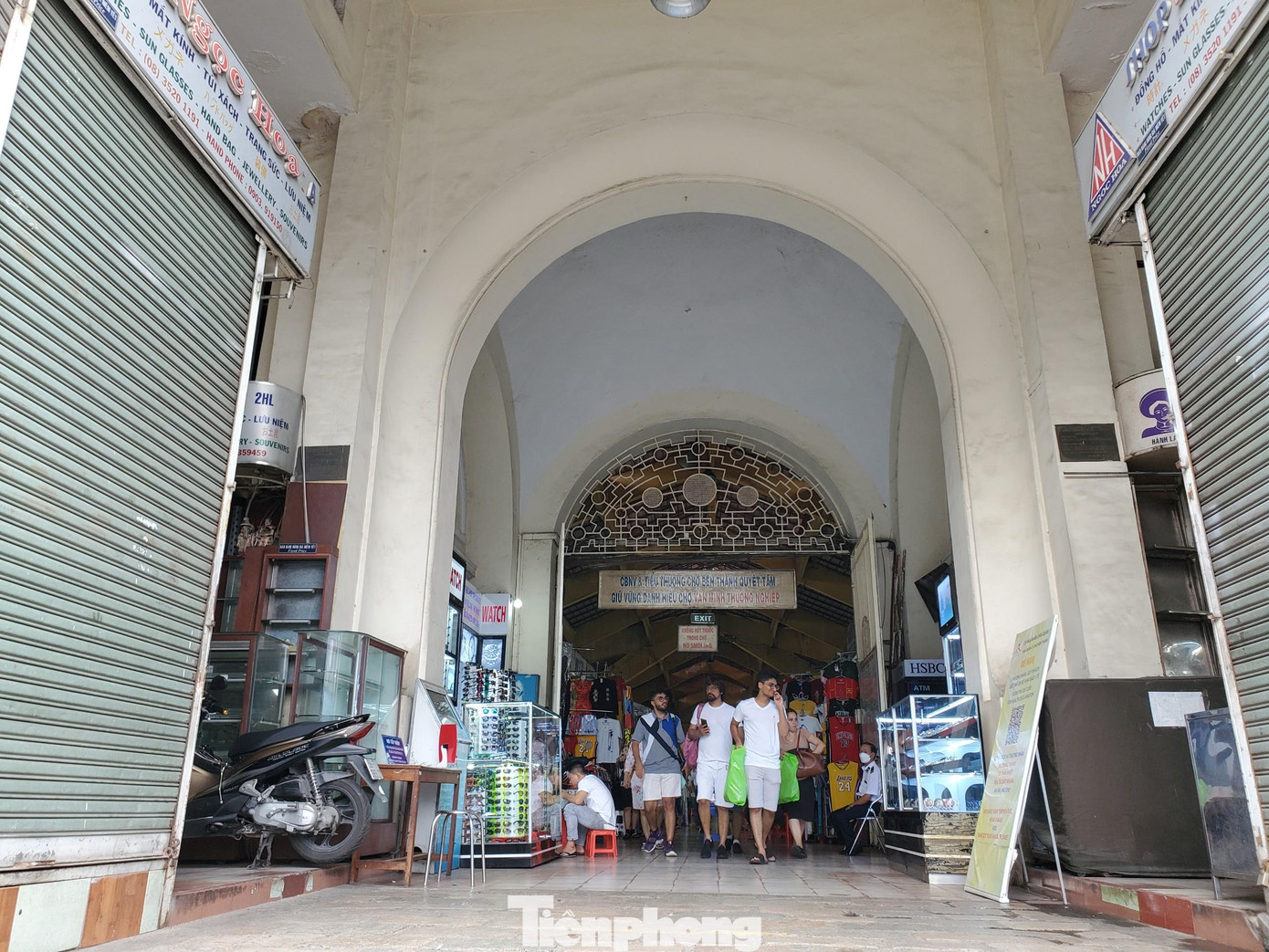 Việc nâng cao độ cốt nền chợ sẽ được đồng bộ với hạ tầng xung quanh và hài hòa với tổng thể không gian kiến trúc của Chợ Bến Thành.