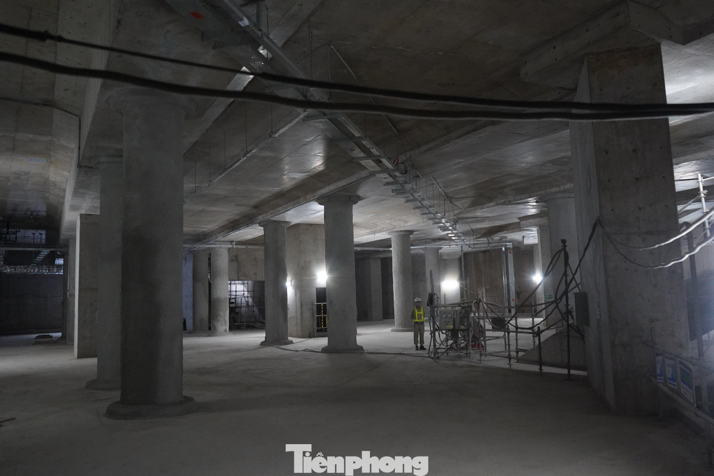 Việc đắp trả phía trên nhà Ga Bến Thành đã đạt khoảng 96% tiến độ; thi công các lối lên xuống và tháp thông gió cũng đạt gần 80% tiến độ.