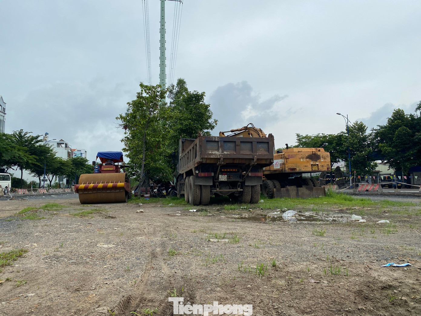 Công trường vắng bóng công nhân thi công.