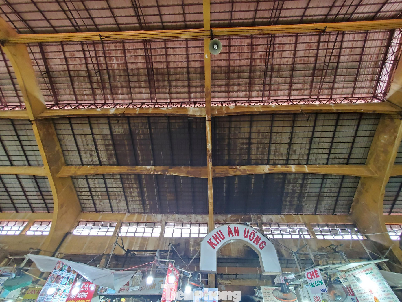 Vừa qua, UBND TPHCM đã thống nhất phương án trùng tu cải tạo chợ Bến Thành dựa trên hiện trạng theo đề xuất của Công ty TA Landscape (đơn vị tư vấn thiết kế).