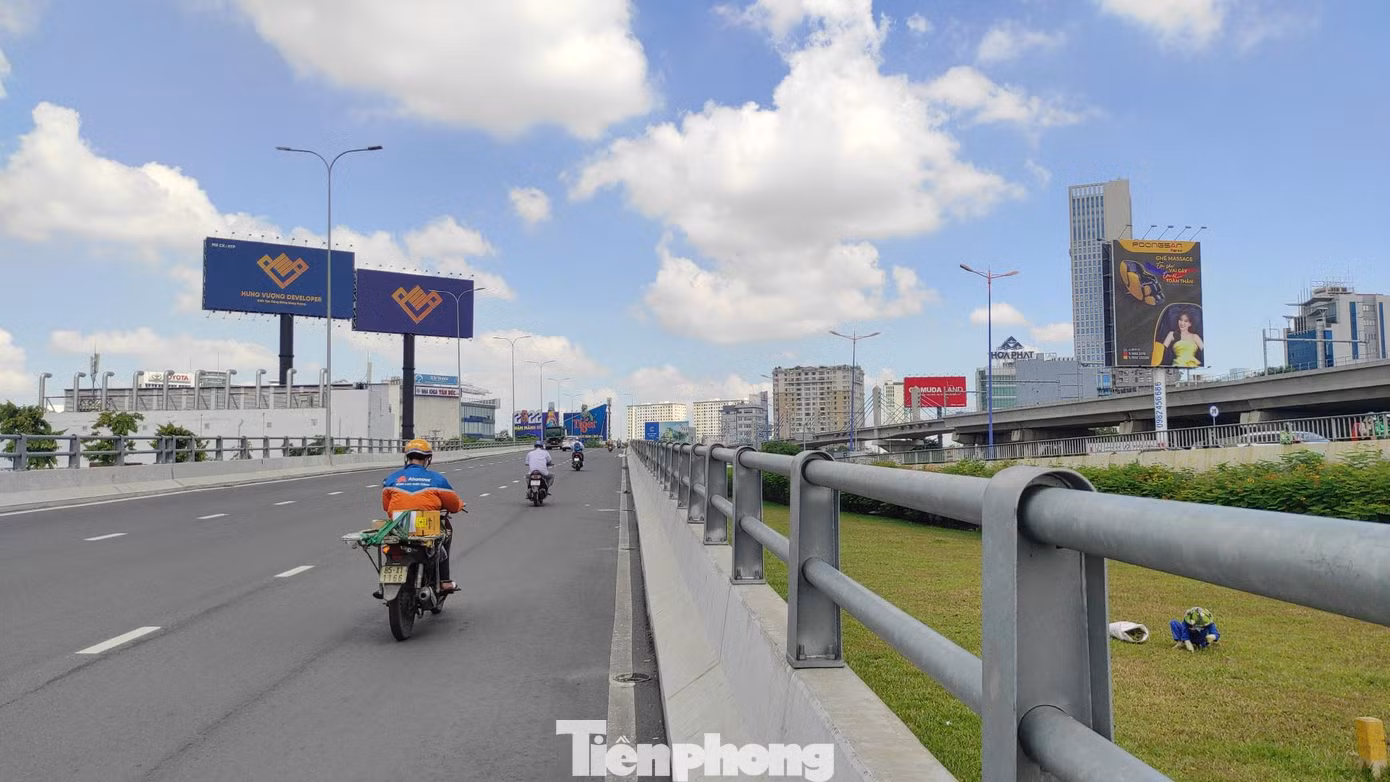 Vị trí nơi các nắp cống chắn rác bị mất.