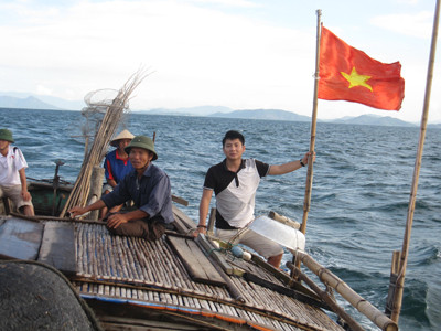 Ngư dân xã Cẩm Nhượng bức xúc vì tàu lạ khai thác trái phép gần một năm nhưng không được chính quyền giải quyết 