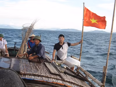 Ngư dân xã Cẩm Nhượng bức xúc vì tàu lạ khai thác trái phép gần một năm nhưng không được chính quyền giải quyết 