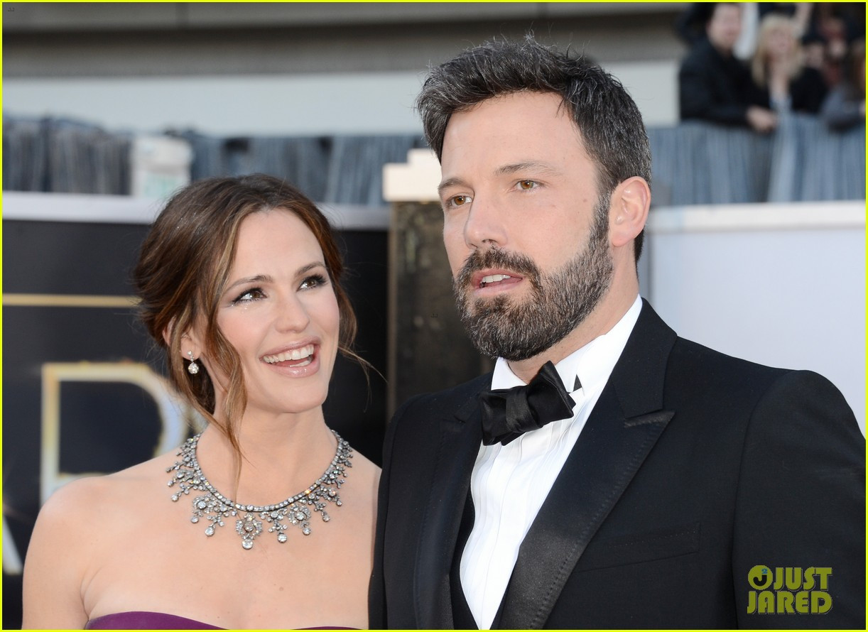 Ben Affleck và vợ trên thảm đỏ Oscar 85