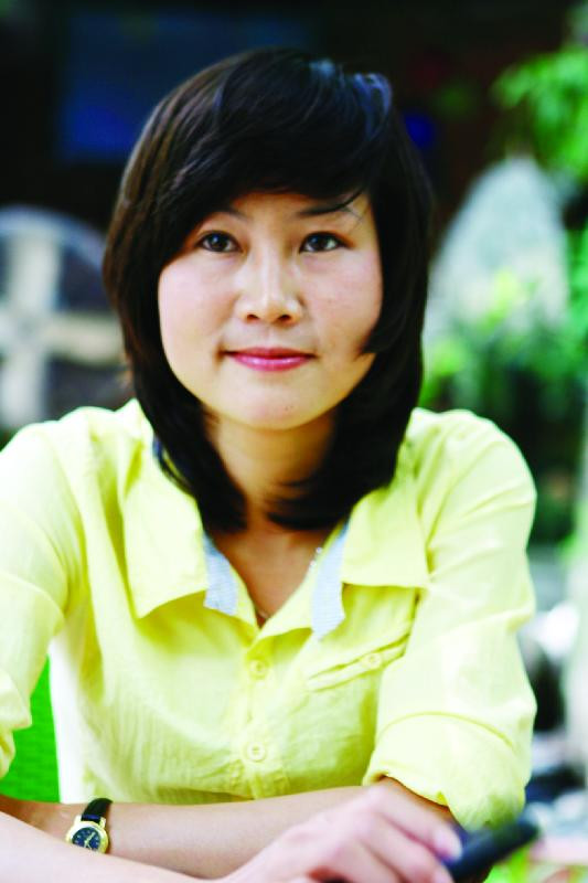 Quả bóng Vàng 2008 Ngọc Châm mong làm cầu nối cho người dân với lãnh đạo. Ảnh: Hồng Vĩnh. Quả bóng Vàng 2008 Ngọc Châm mong làm cầu nối cho người dân với lãnh đạo Ảnh: Hồng Vĩnh