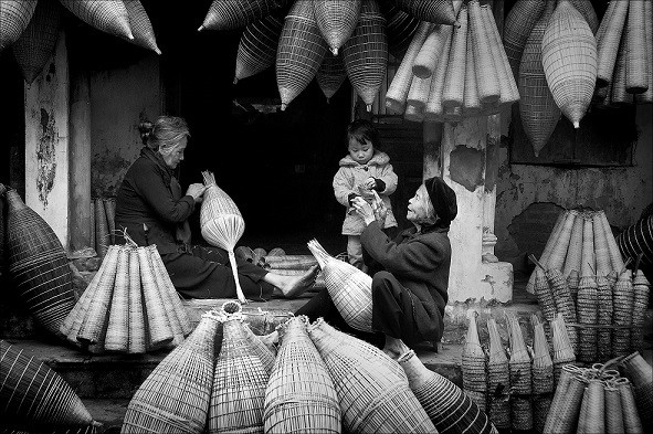 'Vá lưới' lên ngôi tại cuộc thi ảnh tôn vinh phụ nữ nông thôn ảnh 3