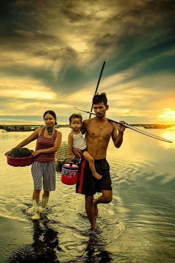 'Vá lưới' lên ngôi tại cuộc thi ảnh tôn vinh phụ nữ nông thôn ảnh 2