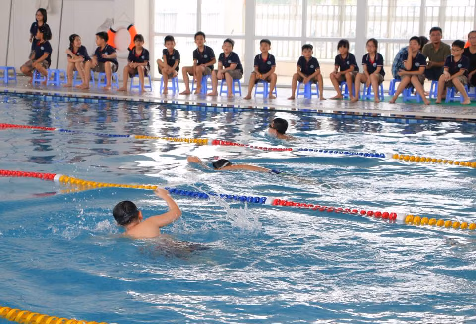 Sở GD&ĐT Hà Nội khuyến khích học sinh học bơi để hạn chế nguy cơ đuối nước Sở GD&ĐT Hà Nội khuyến khích học sinh học bơi để hạn chế nguy cơ đuối nước