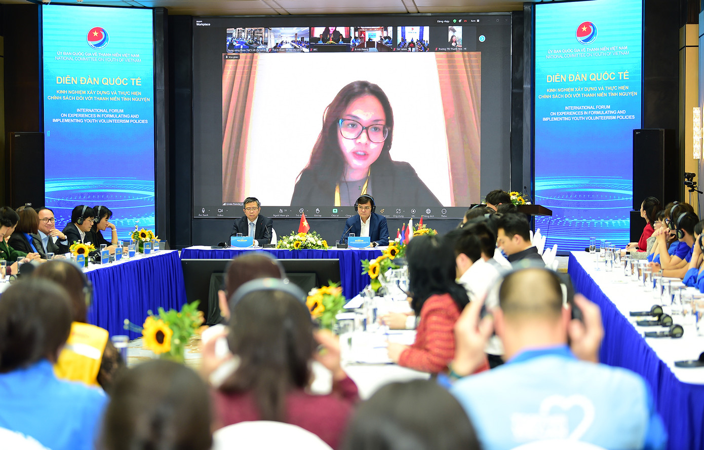 Nhiều đại biểu nước ngoài tham góp ý kiến, tham luận trực tuyến tại Diễn đàn. Ảnh: Xuân Tùng Nhiều đại biểu nước ngoài tham góp ý kiến, tham luận trực tuyến tại Diễn đàn. Ảnh: Xuân Tùng