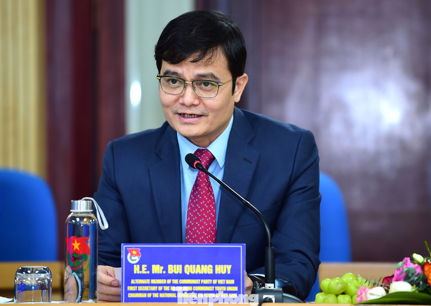 Bí thư thứ nhất T.Ư Đoàn Bùi Quang Huy trao đổi tại buổi tiếp. Ảnh: Xuân Tùng