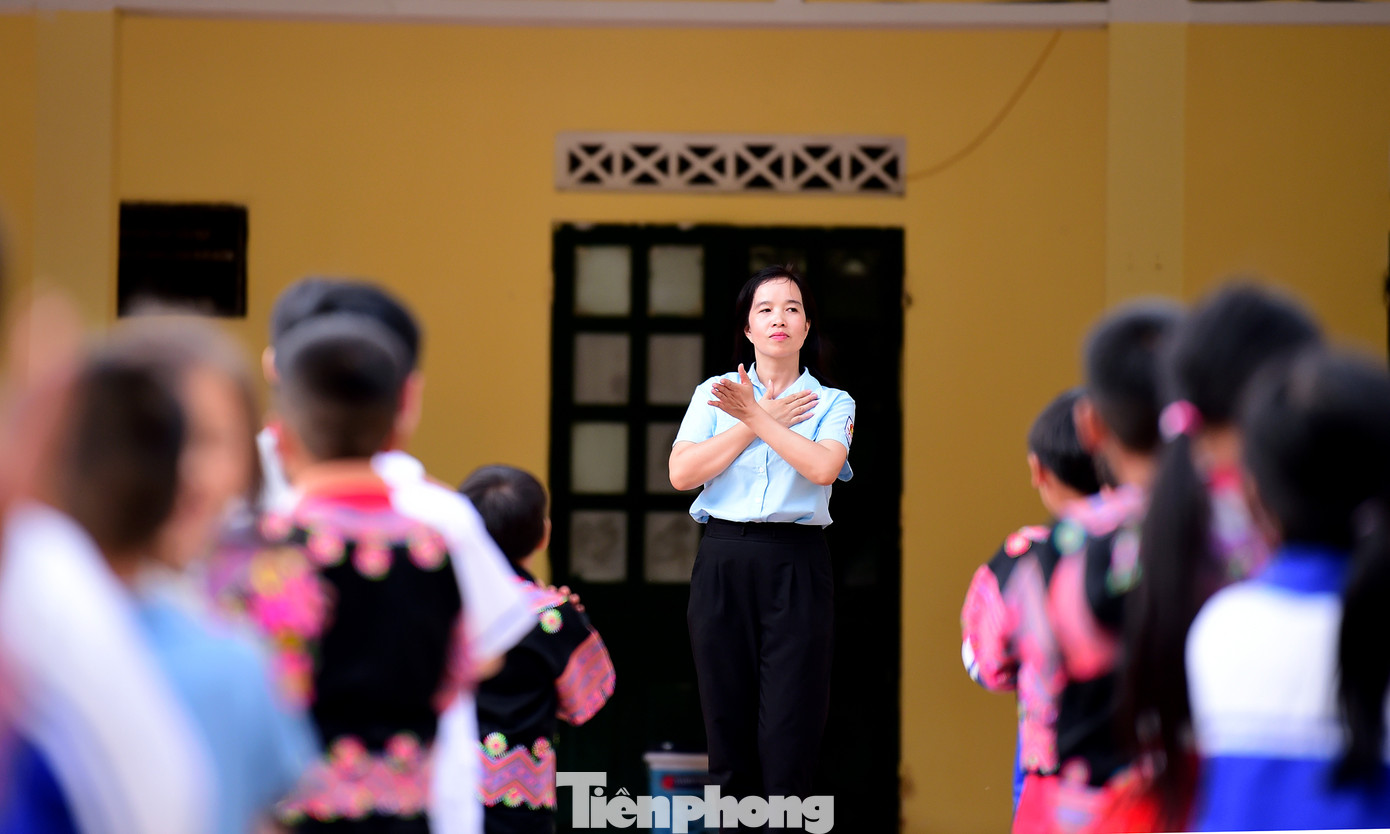 Từ nhỏ cô Hằng đã nỗ lực học tập thực hiện ước mơ làm cô giáo và yêu thích ngành sư phạm Âm nhạc – Công tác Đội. Ảnh: Xuân Tùng