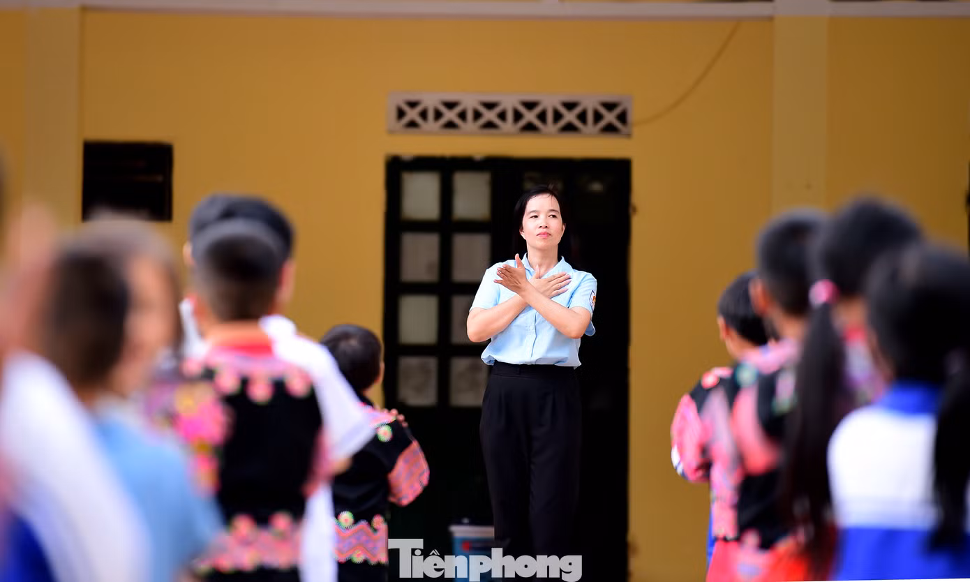 Từ nhỏ cô Hằng đã nỗ lực học tập thực hiện ước mơ làm cô giáo và yêu thích ngành sư phạm Âm nhạc – Công tác Đội. Ảnh: Xuân Tùng