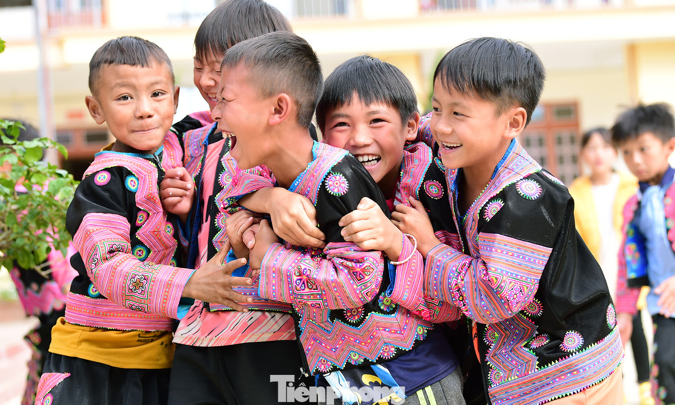 Qua các sáng kiến tổ chức hoạt động, cô Hằng góp phần cùng nhà trường trang bị cho các em học sinh kiến thức, kỹ năng và niềm vui mỗi ngày đến trường.