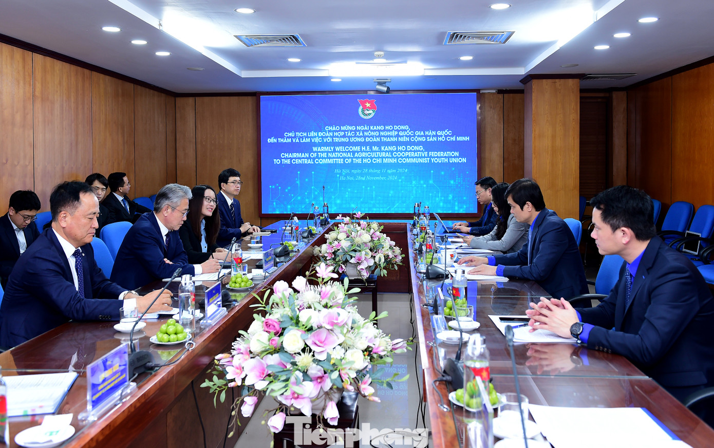 Quang cảnh buổi làm việc. Ảnh: Xuân Tùng