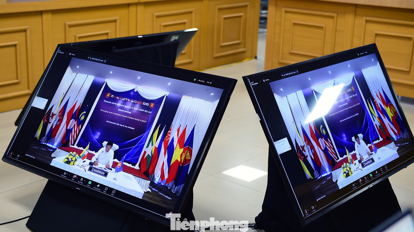 Lãnh đạo cơ quan phụ trách thanh niên của các nước phát biểu, kiến nghị tại hội nghị. Ảnh: Xuân Tùng