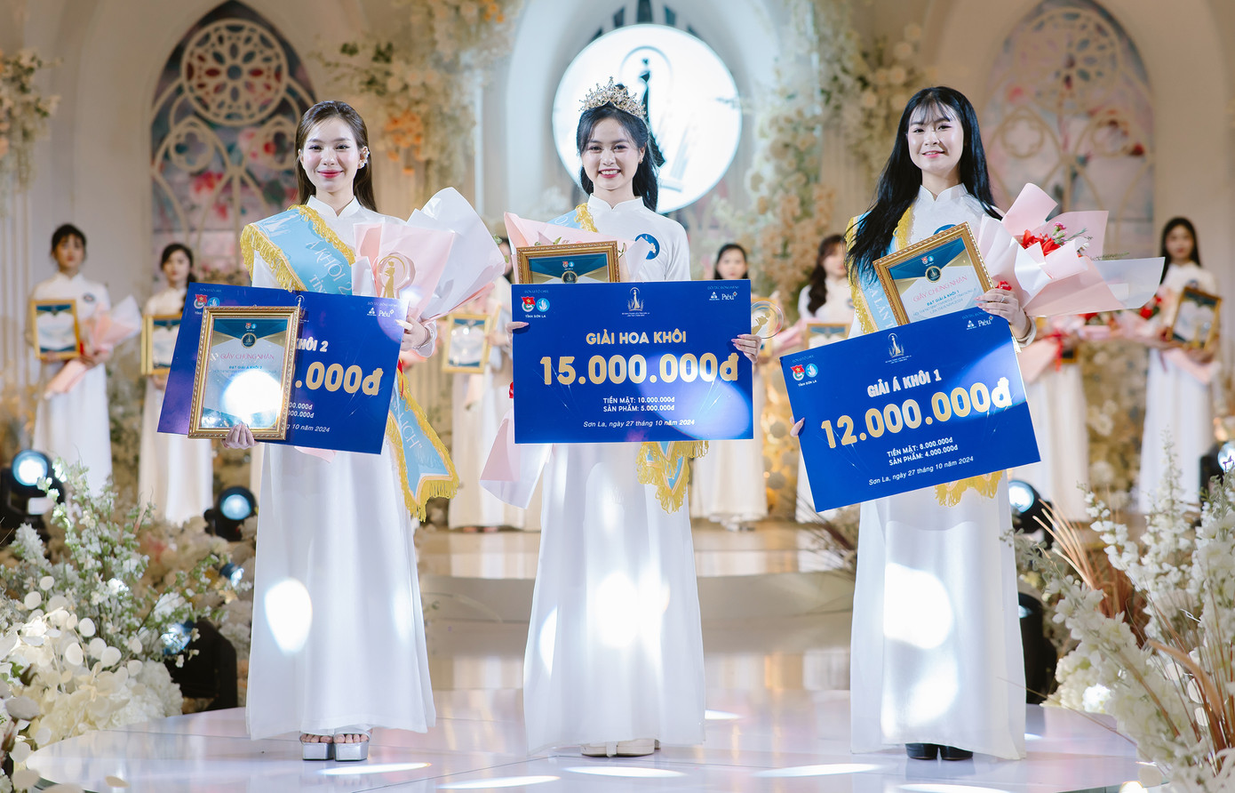 Nguyễn Thu Hà đoạt giải Hoa khôi cuộc thi Nữ sinh thanh lịch tỉnh Sơn La năm 2024. Ảnh: BTC Nguyễn Thu Hà đoạt giải Hoa khôi cuộc thi Nữ sinh thanh lịch tỉnh Sơn La năm 2024. Ảnh: BTC