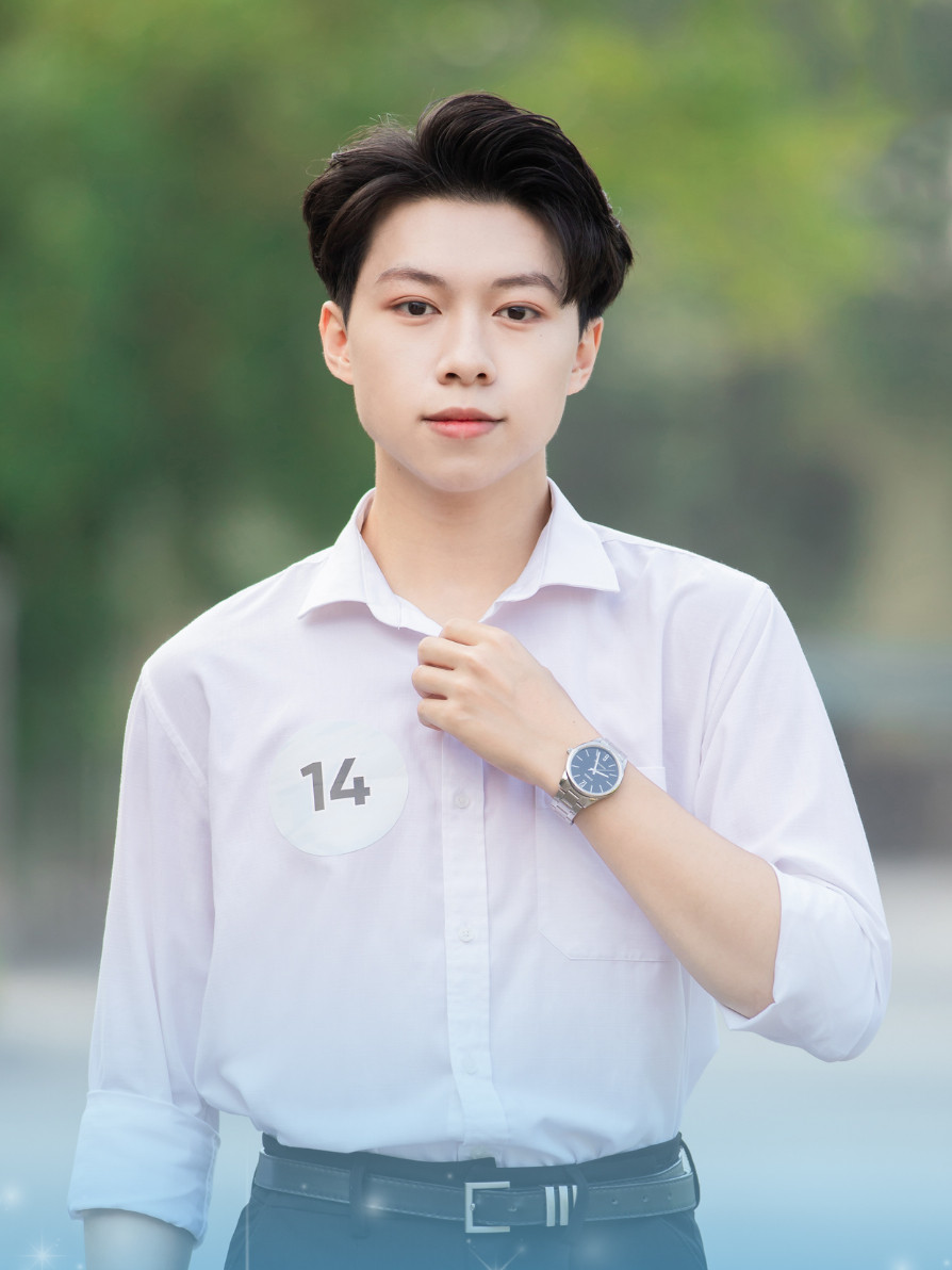 Cuộc thi được tổ chức nhằm phát hiện tôn vinh vẻ đẹp toàn diện về trí tuệ, tâm hồn, tài năng và ngoại hình của sinh viên, bồi dưỡng và phát huy năng lực sinh viên góp phần xây dựng quảng bá hình ảnh sinh viên năng động, tự tin, tài năng và sáng tạo. Trong ảnh, thí sinh Đào Xuân Anh - sinh viên trường ĐH Kiểm sát Hà Nội.