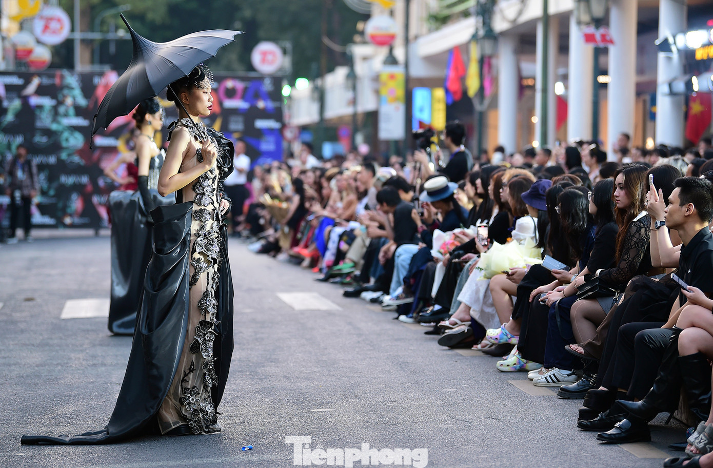 Theo Ban Tổ chức, các sự kiện mang sứ mệnh không chỉ giúp cộng đồng hiểu hơn về ngành công nghiệp thiết kế sáng tạo, mà còn truyền cảm hứng để mỗi cá nhân khám phá, bộc lộ bản thân và khả năng sáng tạo tiềm ẩn của chính mình. Ảnh: Xuân Tùng