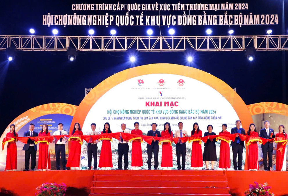 Hội chợ với chủ đề “Thanh niên nông thôn thi đua sản xuất kinh doanh giỏi, chung tay xây dựng nông thôn mới”.