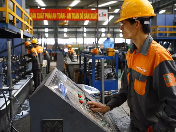 Đẩy mạnh triển khai các nội dung Chỉ thị của Ban Bí thư T.Ư Đảng “về việc tiếp tục tăng cường sự lãnh đạo của Đảng đối với công tác an toàn, vệ sinh lao động trong thời kỳ mới”. Ảnh: Hồng Vĩnh
