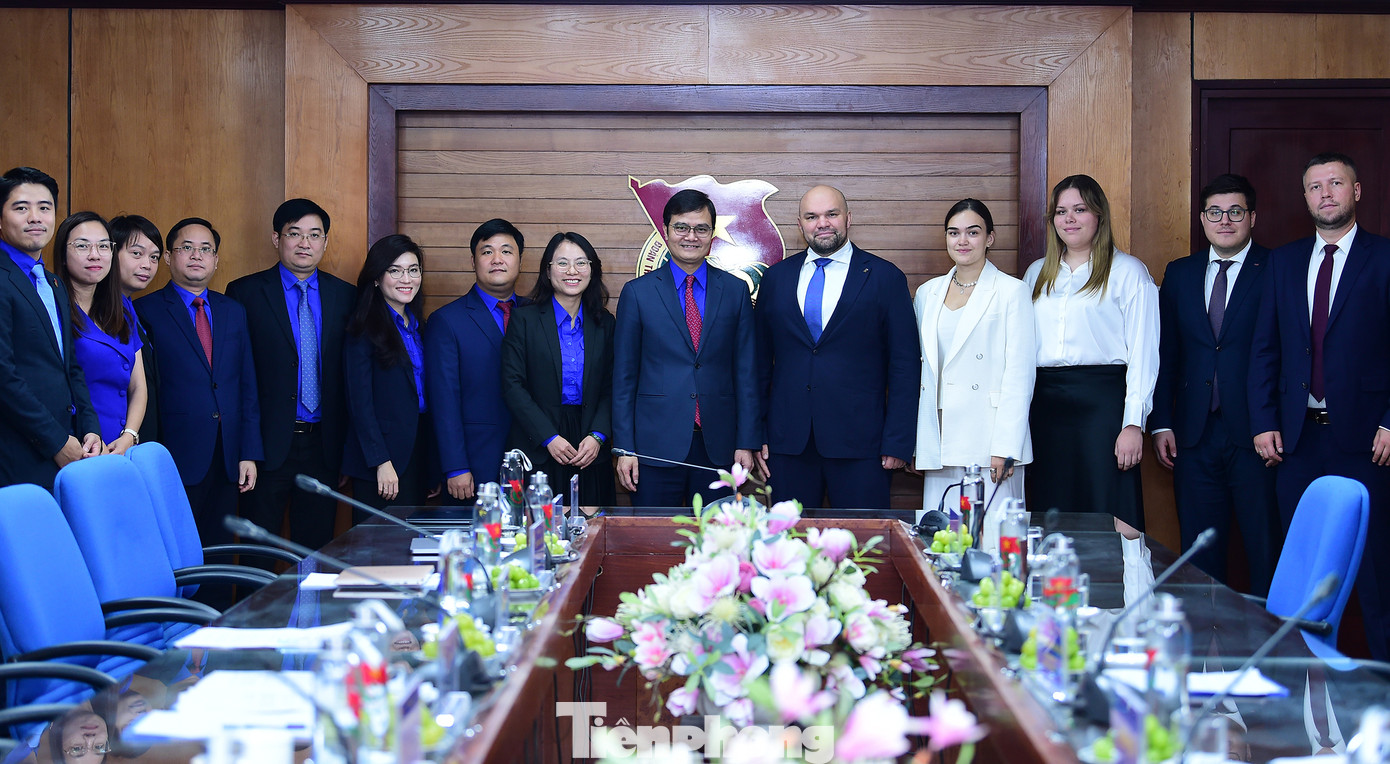 Các đại biểu hai bên tham dự chương trình hội đàm. Ảnh: Xuân Tùng