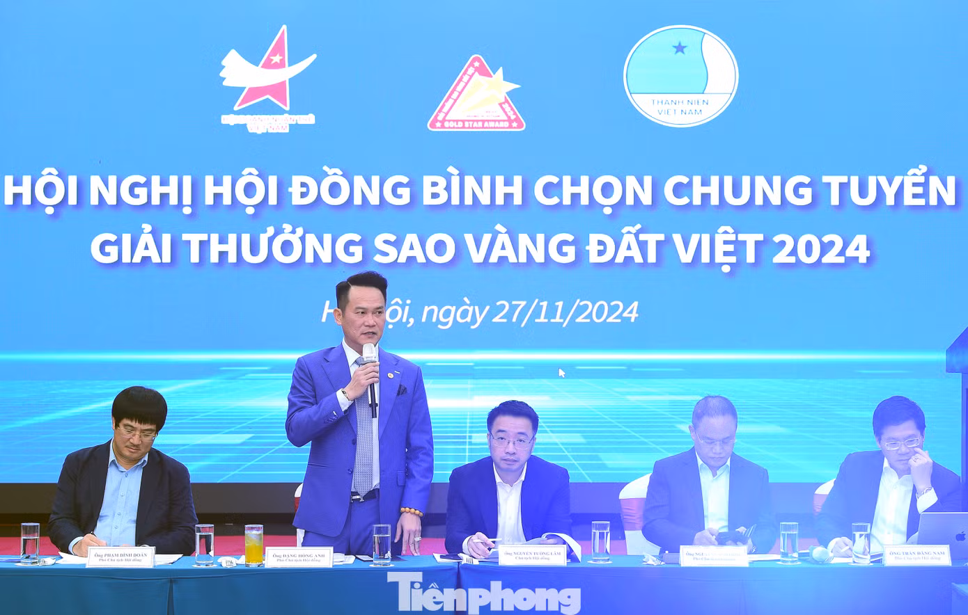 Anh Đặng Hồng Anh – Phó Chủ tịch T.Ư Hội LHTN Việt Nam, Chủ tịch T.Ư Hội Doanh nhân trẻ Việt Nam, Phó Chủ tịch thường trực Hội đồng bình chọn chung tuyển, phát biểu tại hội nghị. Ảnh: Xuân Tùng