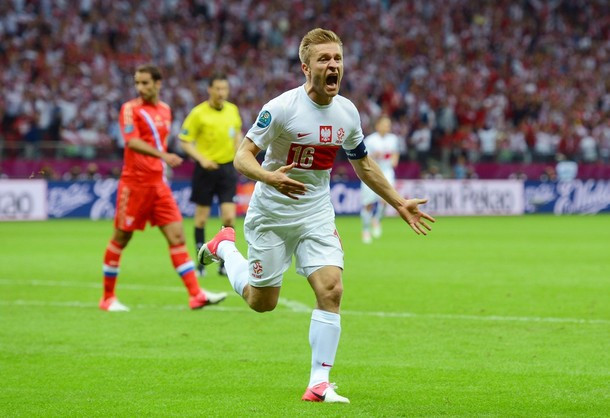 Thủ quân của Ba Lan ghi một siêu phẩm bàn thắng