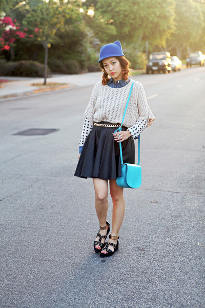 Những kiểu áo len phá cách mix layer hay mix cùng chân váy đem lại ho bạn gái vẻ đẹp ngọt ngào đáng yêu. Thời trang thu chắc chắn không thể thiếu những chiếc áo khoác như blazer, denim hay cardigan....