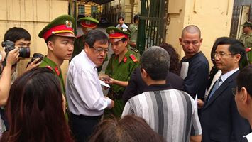 TRỰC TIẾP: 14h cùng ngày, tiếp tục xử ‘bầu’ Kiên ảnh 10