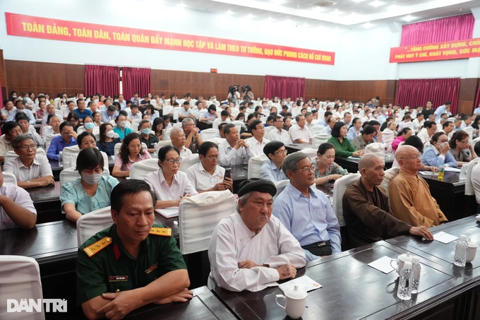 Sau khi sắp xếp lại theo phương án mới, TPHCM sẽ tiết giảm được 44 tỷ đồng mỗi năm chi cho các khu phố - ấp (Ảnh: Hữu Khoa).