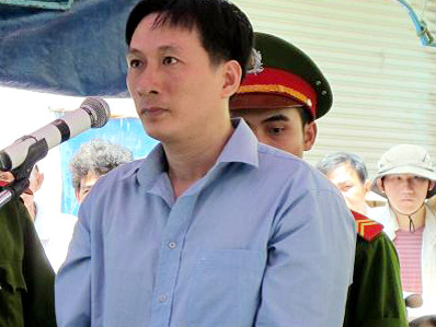 Lê Văn Sỹ tại phiên tòa ngày 25-9. Lê Văn Sỹ tại phiên tòa ngày 25-9