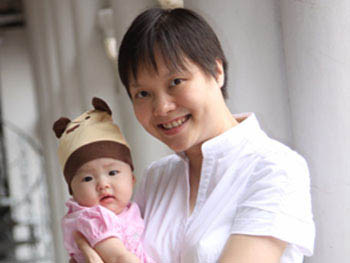 Hai mẹ con nhận giải thưởng Quốc gia (Singapore 2009) 