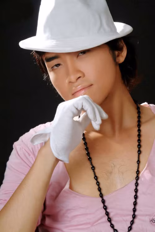 Anh Tâm phải trả lại nghệ danh Tim. Anh Tâm phải trả lại nghệ danh Tim