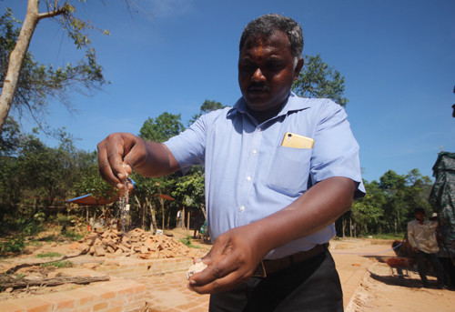 Chuyên gia khảo cổ lo ngại 'di tích Mỹ Sơn bị khai quật nham nhở' ảnh 2