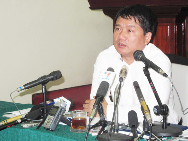 Bộ trưởng Bộ Giao thông vận tải Đinh La Thăng . Bộ trưởng Bộ Giao thông vận tải Đinh La Thăng